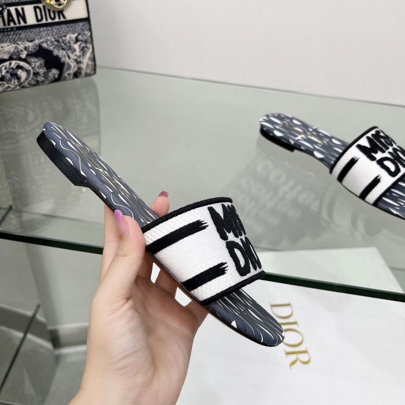 ch**an D*or slippers